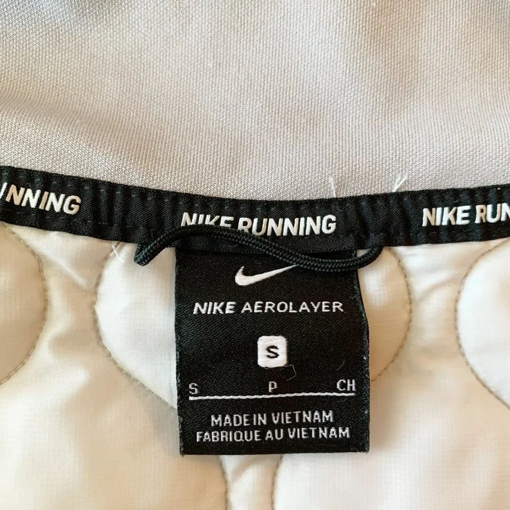 SOLD! Nike Aerolayer Black Gray Running Vest Gilet Quilted Logo - Picture 11 of 12